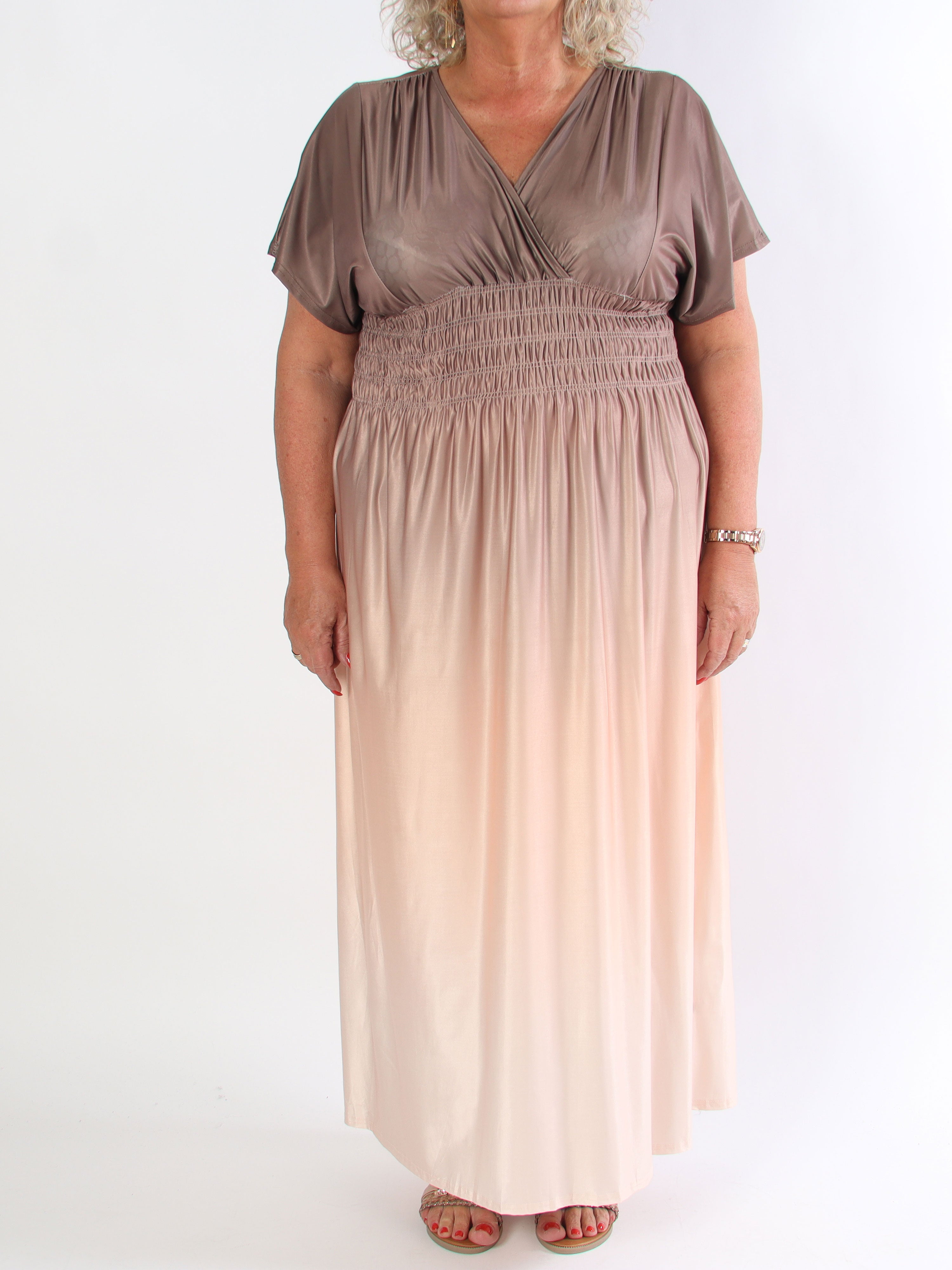 Pams Fade - Lång mångfärgad stretchig plus size klänning